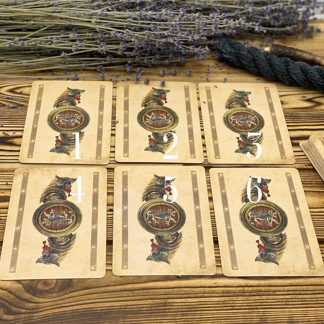 Выберите закрытую карту