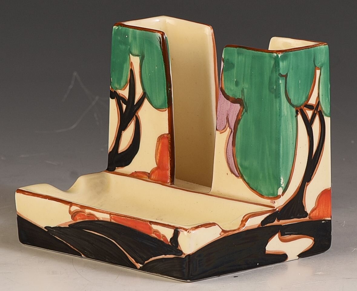 Clarice Cliff, коллекция "Green Autumn", пепельница+спичечница, керамика, цветная глазурь, 1931. Музей Виктории и Альберта, Лондон. официальный сайт - www.vam.ac.uk