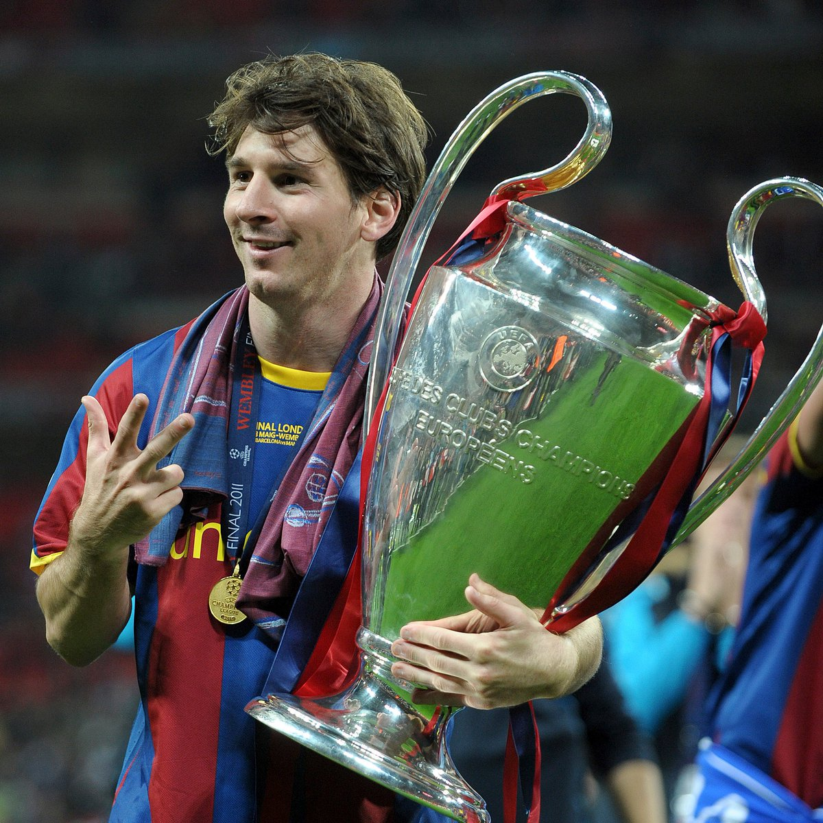 How many ucl barcelona won. Лионель Месси 2011. Лионель Месси с Кубком Лиги чемпионов. Лионель Месси с Кубком. Лео Месси ЛЧ.