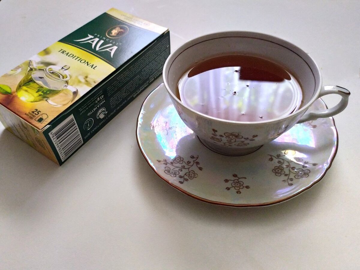 Появление пузырьков в чашке с чаем - денежная примета 