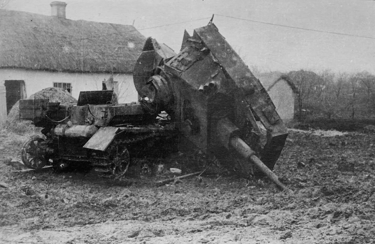 Подбитая немецкая техника. Подбитый немецкий танк 1941. PZ 2 подбитый. Подбитый немецкий танк 1944.