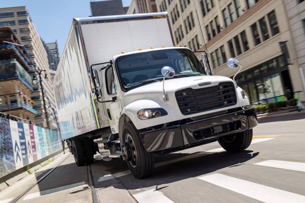    В Америке представлено обновленное семейство среднетоннажников Freightliner Plus