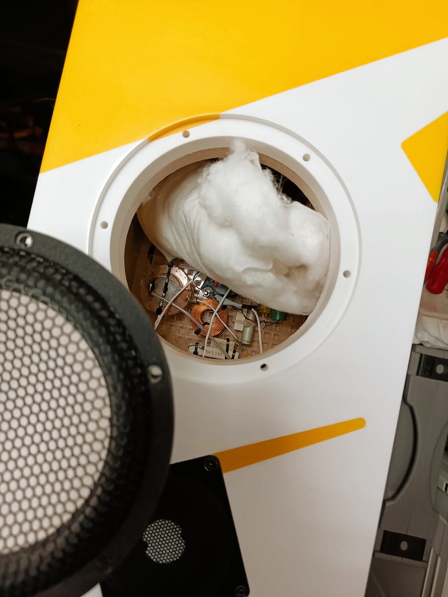 Наглядный пример, как можно доработать акустику на динамиках аккутон ...