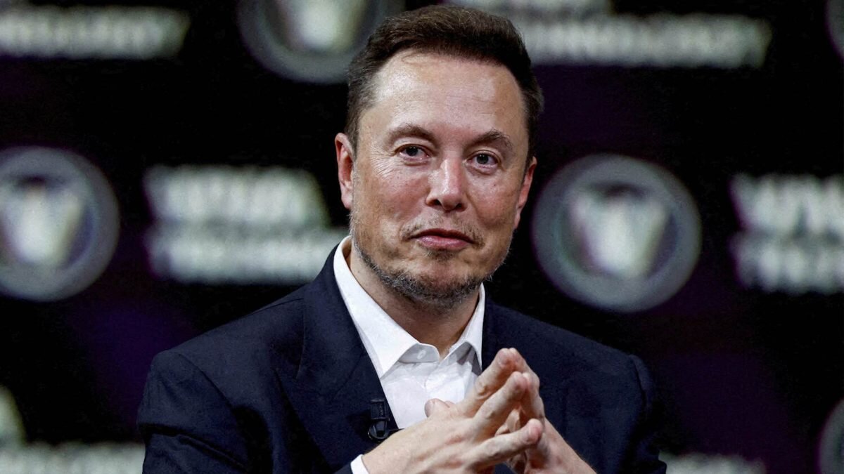    Фото: Gonzalo Fuentes/Reuters Август Макаров