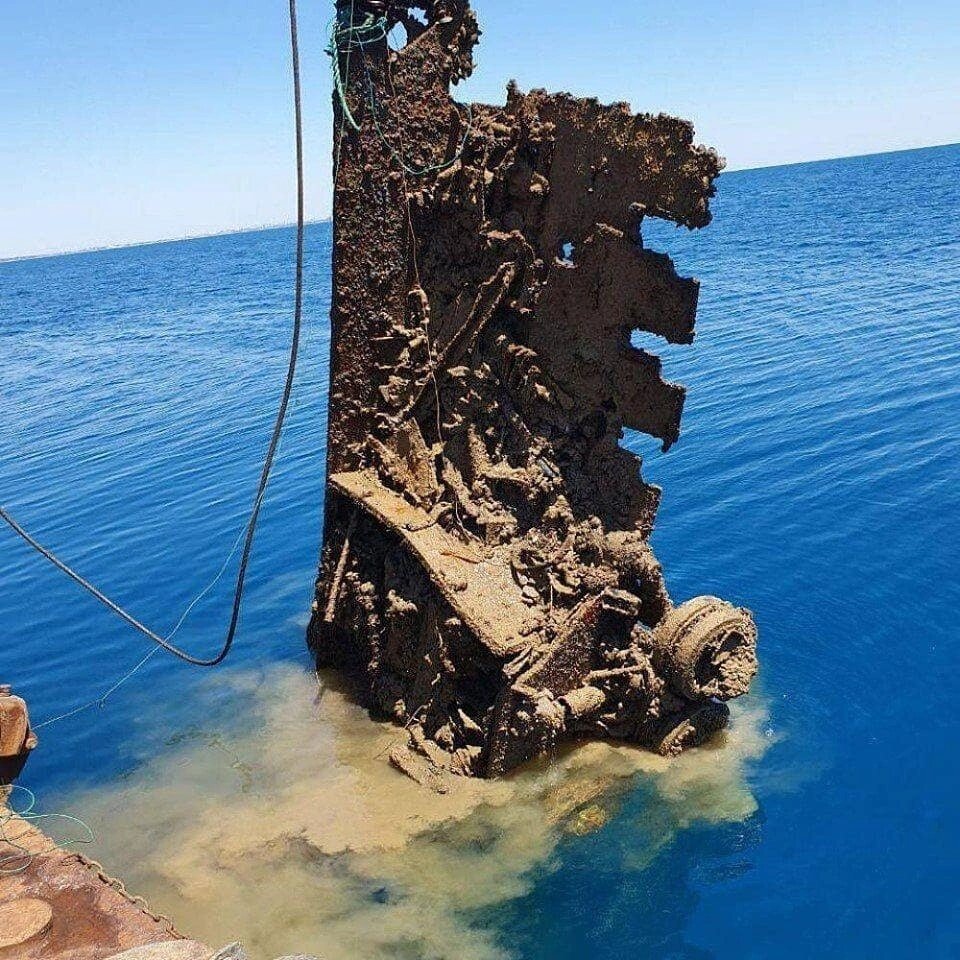 Подъем военного танка из моря