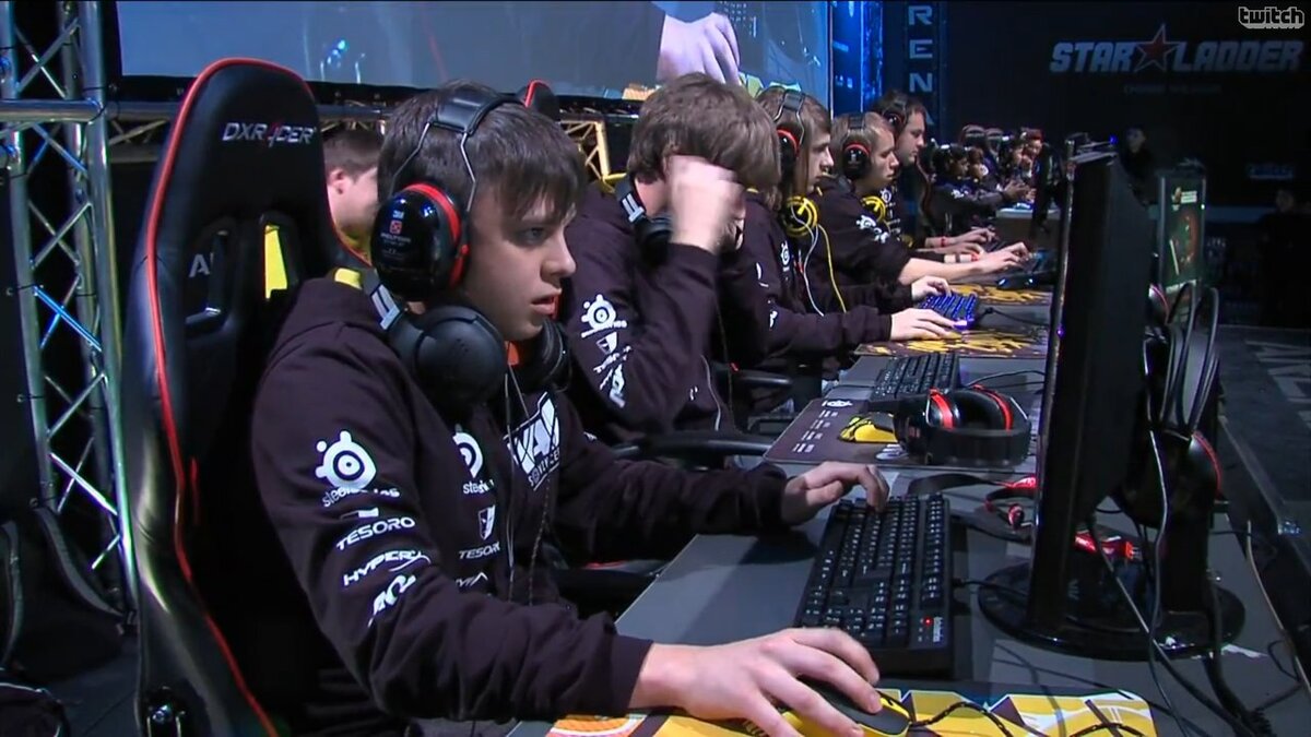 геймер в доту. киберспорт кс го. Pronax. геймеры киберспортсмены. стендов киберспорт.