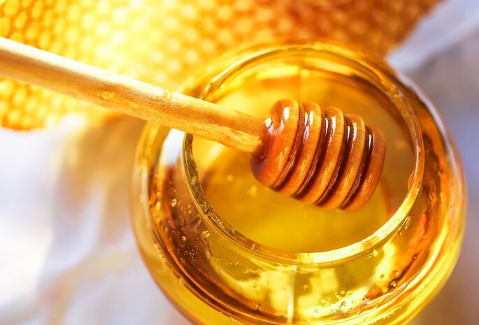 Почему нельзя употреблять мед при повышенной температуре: причины и последствия
