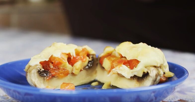 Запеченные, фаршированные шампиньоны, очень просто и вкусно!