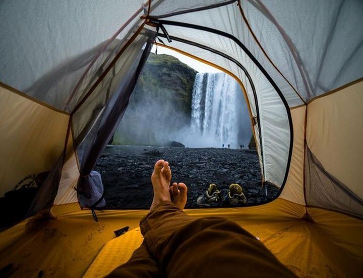 Скоугафосс (исл. Skógafoss) — водопад на реке Скоугау, на юге Исландии, в регионе Сюдюрланд.