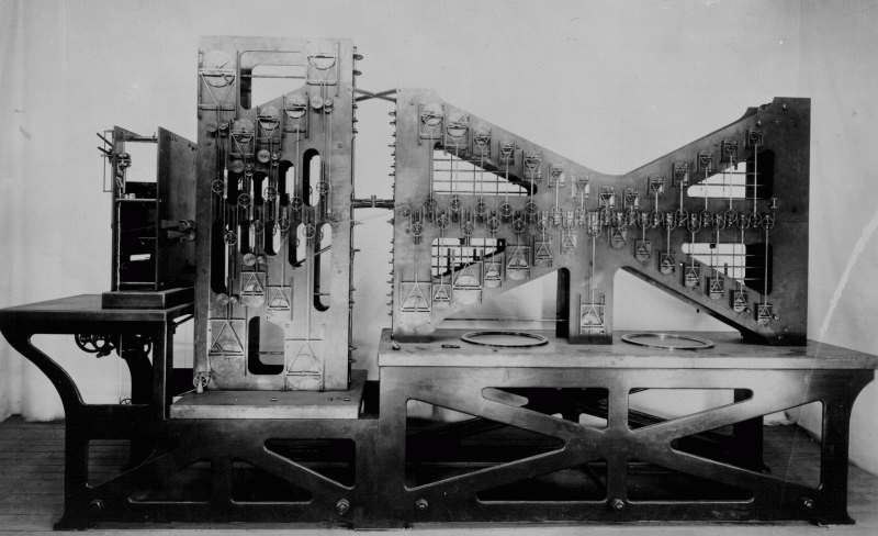 12. Американская машина (Tide-Predicting Machine №2) 1912 г. выпуска. 
Источник фото: tidesandcurrents.noaa.gov