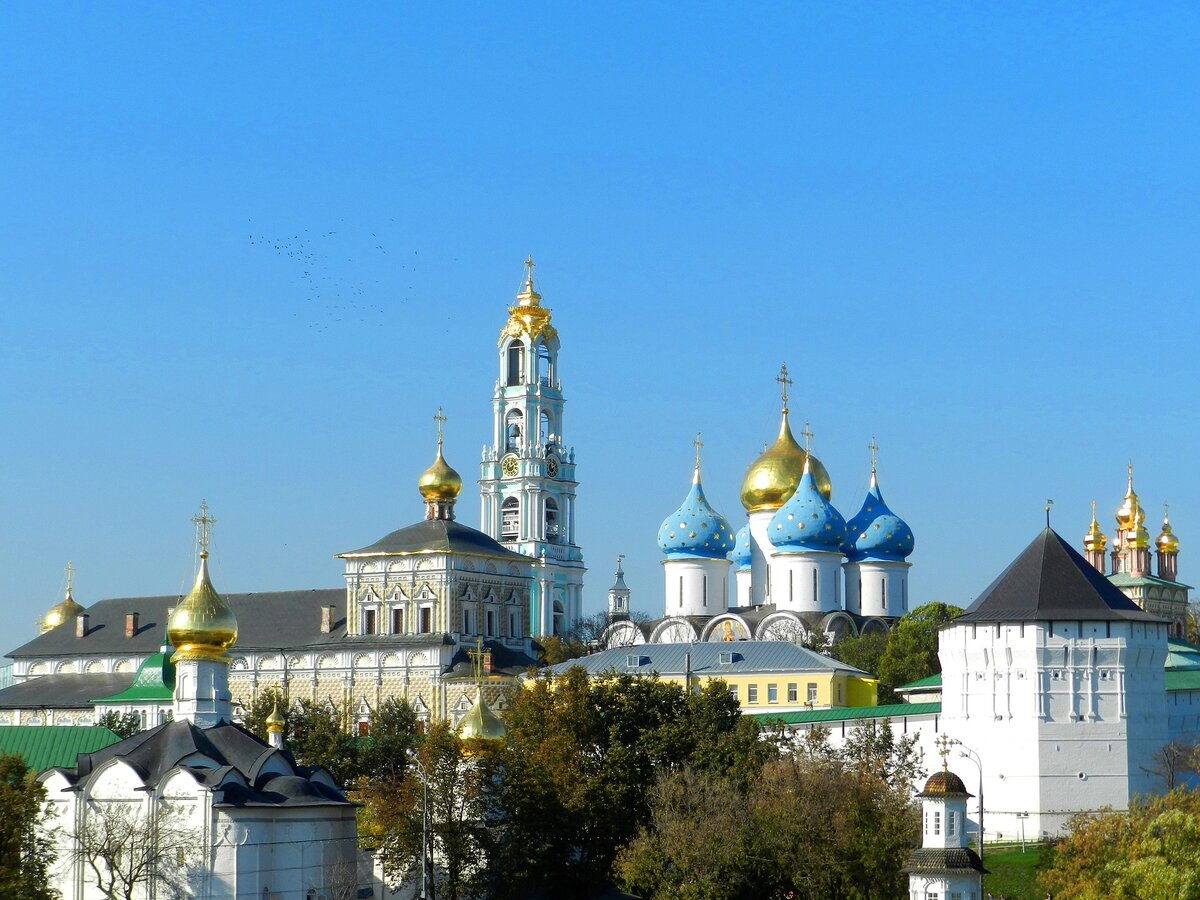 Сергиев Посад совсем рядом. Здесь Свято-Троицкая Сергиева Лавра