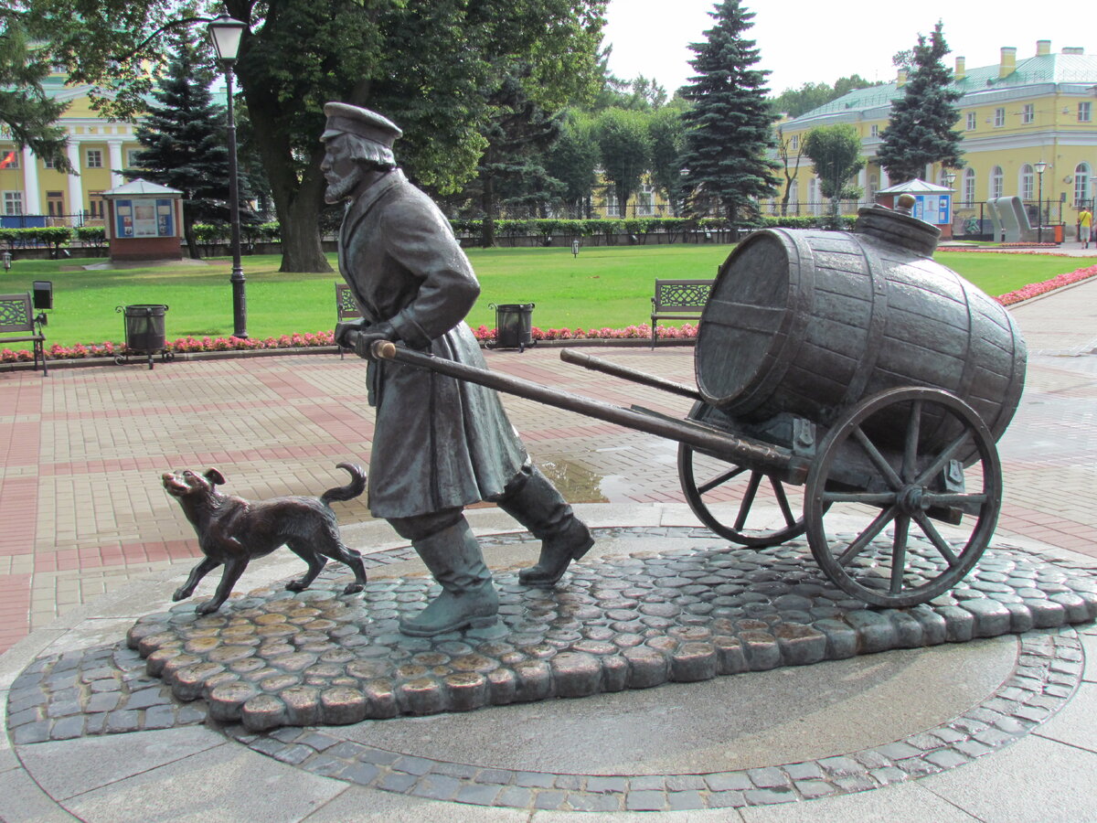 Памятник водовозу в коломне