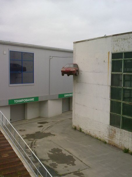 Фото известной многим "Дэу Эсперо". Машина известна своей низкой стойкостью к коррозии, однако за 20 лет не сгнила.