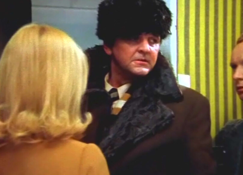 Кадр из фильма " Ирония судьбы, или С лёгким паром"        