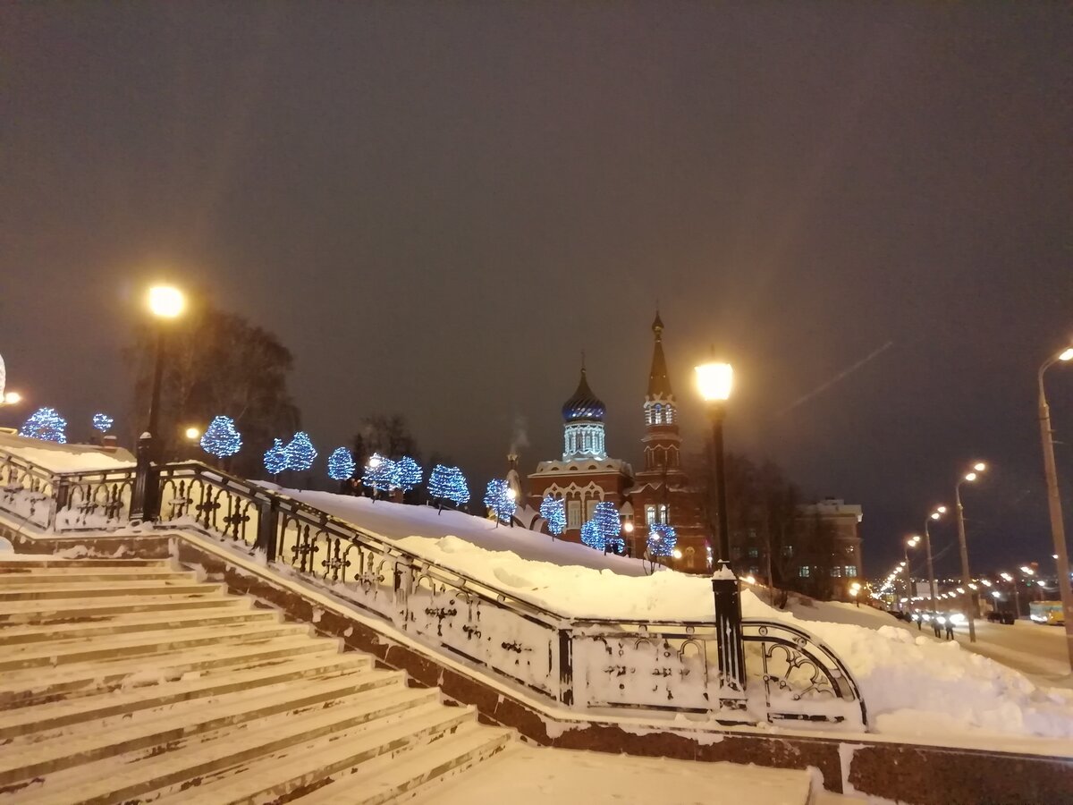 Ночная площадь зимой Ижевск