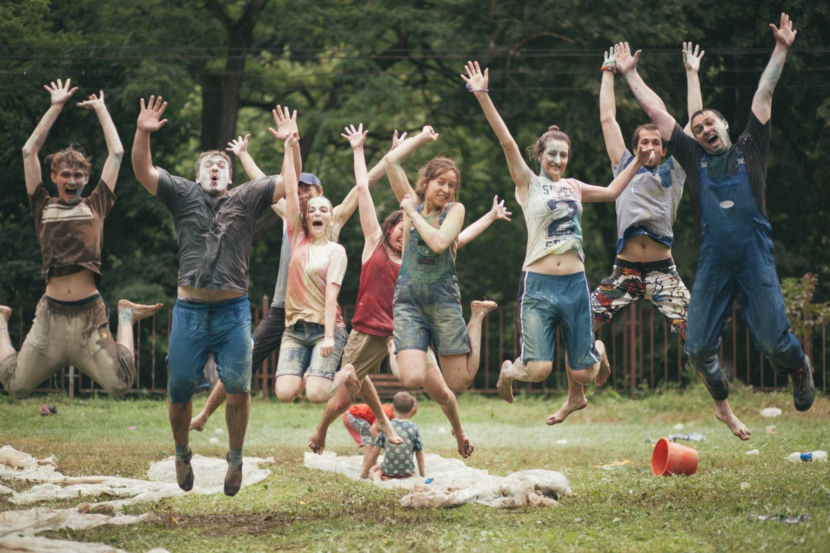 Включи camp. Летний лагерь. Летний лагерь для подростков. Лето лагерь. Дети в лагере.