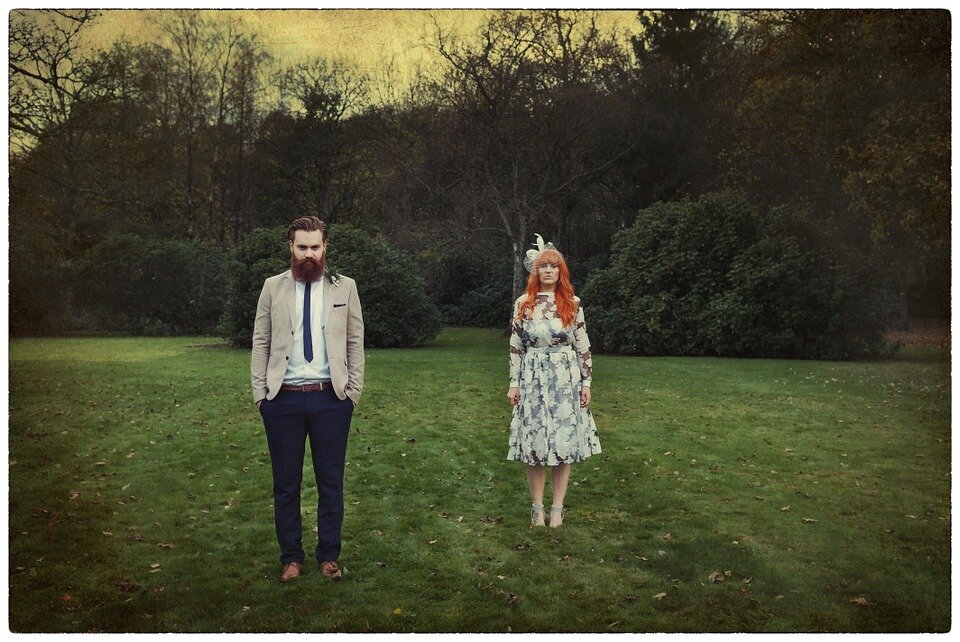 Источник фотографии https://cdn.pixabay.com/photo/2015/02/28/18/15/wedding-image-653893_960_720.jpg (Pixabay License Бесплатно для коммерческого использования 
не требуется указания автора)