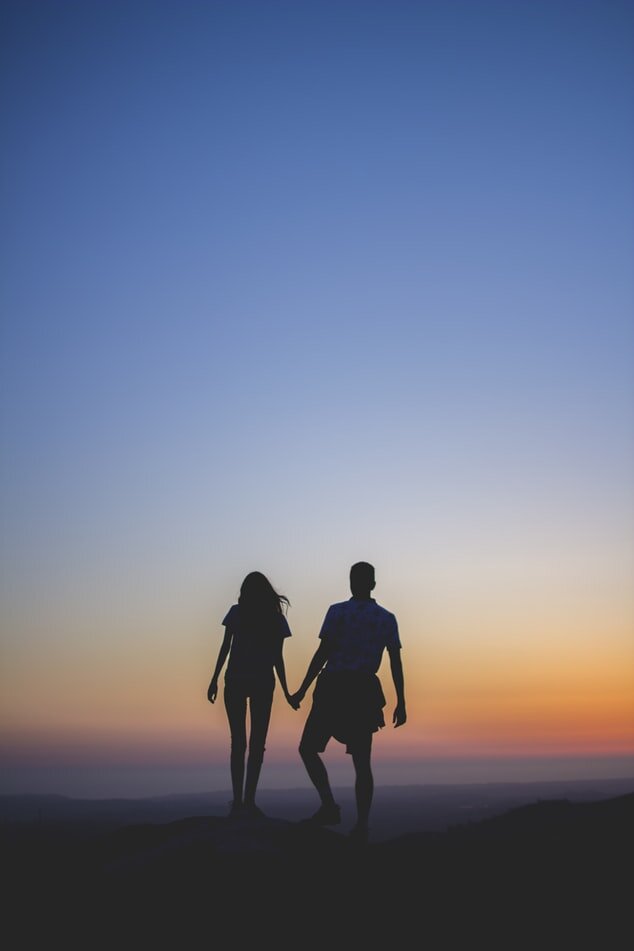 https://images.unsplash.com/photo-1426543881949-cbd9a76740a4?ixlib=rb-1.2.1&ixid=eyJhcHBfaWQiOjEyMDd9&auto=format&fit=crop&w=634&q=80