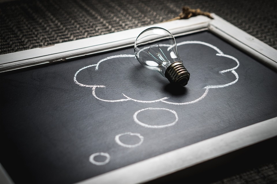 https://pixabay.com/photos/thought-idea-innovation-imagination-2123971/