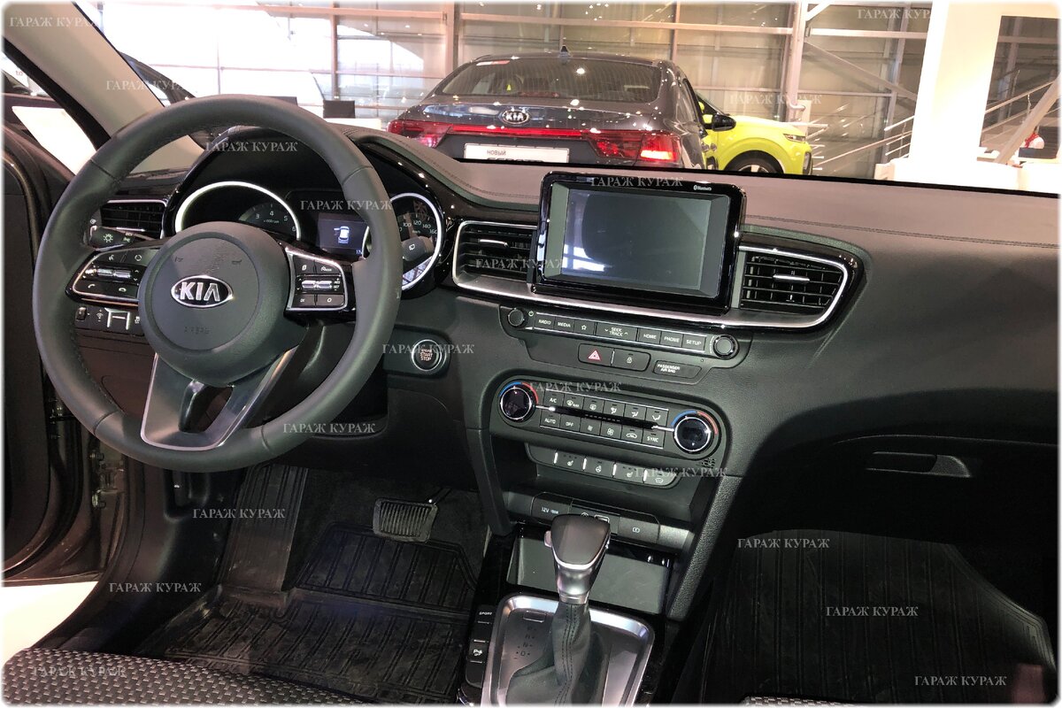 Салон Kia Ceed 2019.