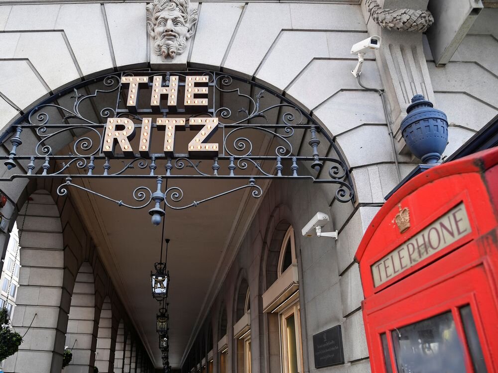 Най-богатият човек в Европа може да купи хотел Ritz в Лондон