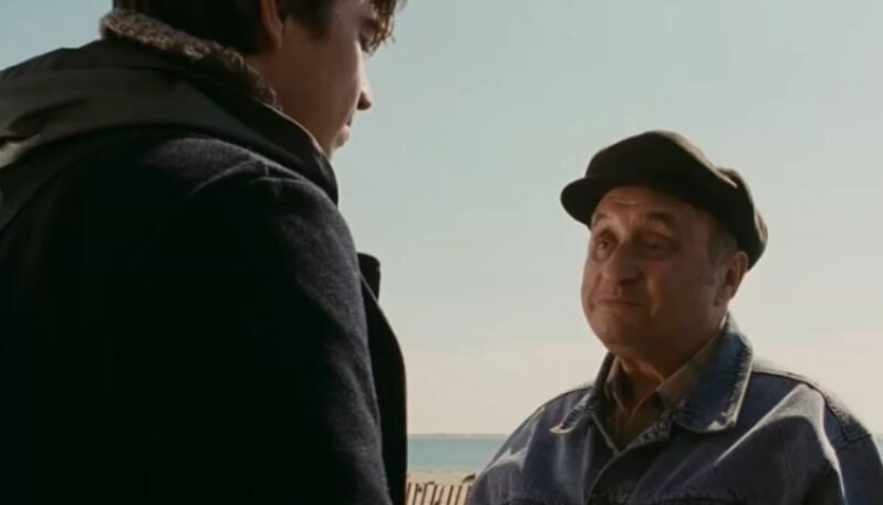 Общение с клиентами часто напоминает этот кадр из "Брата-2"