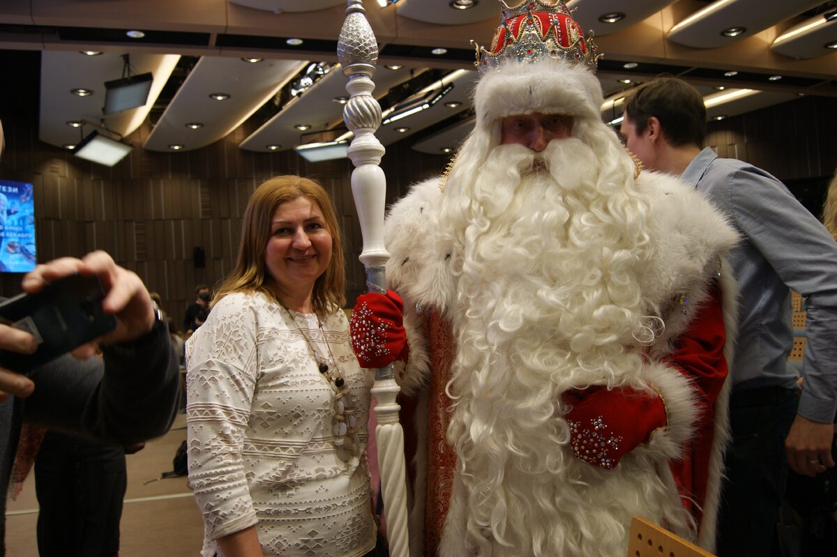 В РИА-новости на пресс-показе фильма "Дед Мороз. Битва магов" с официальным  Дедом Морозом