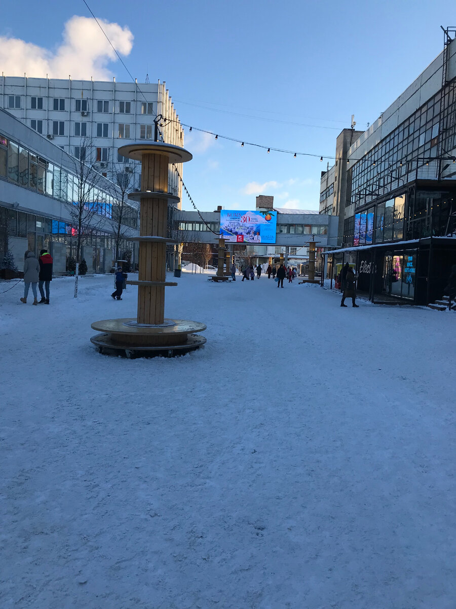 Стелы в виде катушек