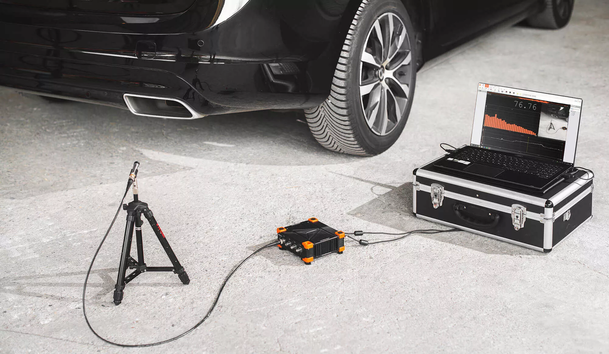 Измерение звукового давления от фоновых шумов автомобиля при помощи специального оборудования