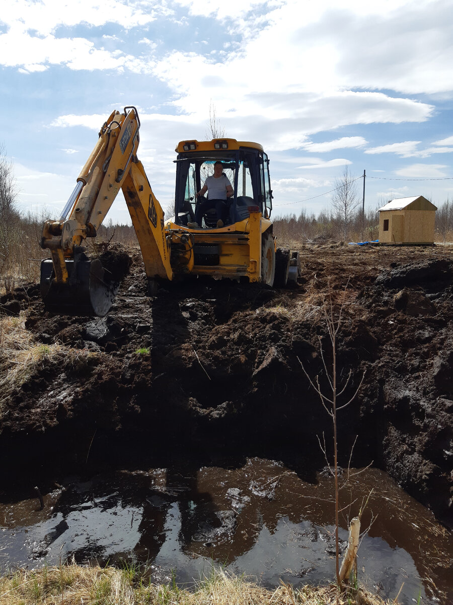 Пруд сразу начал наполняться водой