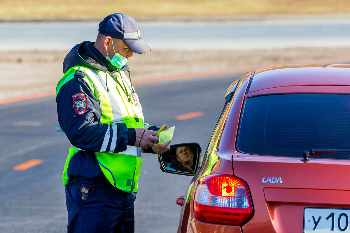    Разбираемся, можно ли ездить без страховки или с просроченной страховкой. Источник: Tramp57 / Shutterstock.com