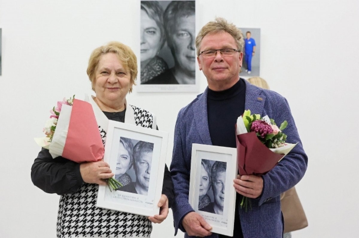    Людмила Алексеевна и её врач Александр Дорофеев - участники фотовыставки «ЗаОдно».