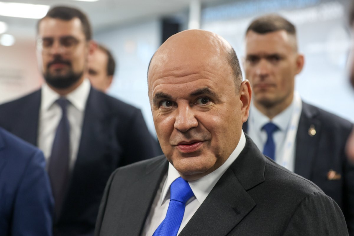    Михаил Мишустин осмотрел экспозицию выставки «Иннопром Казахстан»