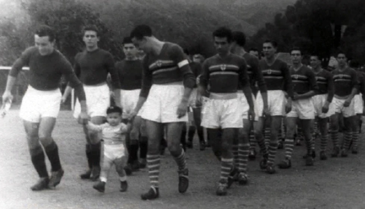 Футболисты Сампдории на одном из матчей в сезоне 1951 года