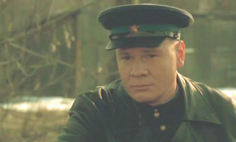Кадр из сериала "По ту сторону волков" (2002)