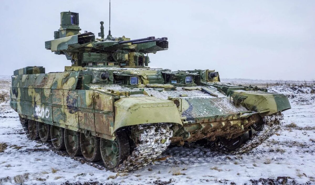 Боевая масса БМПТ Терминатор составляет 48 тонн и даже 1 000 сильного В-92С2 хватает впритык для манёвренного перемещения машины огневой поддержки