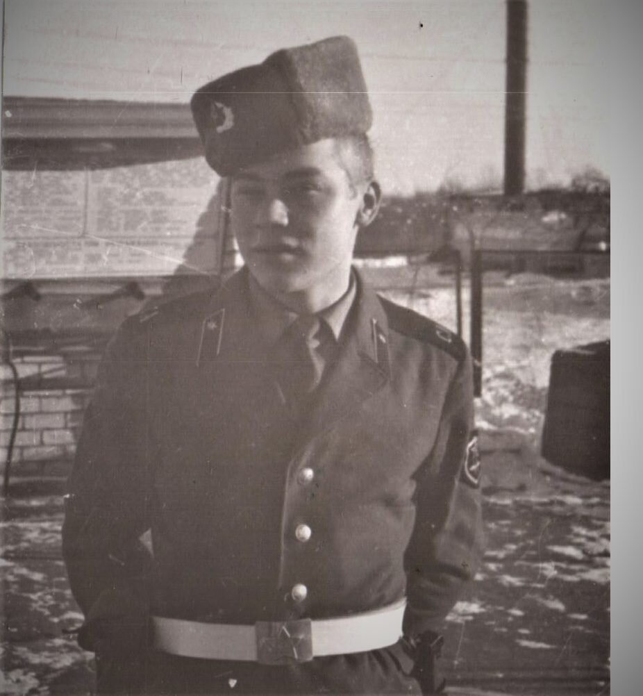 Караул. Перед заступлением на первый пост в/ч 11666 весна 1991г.