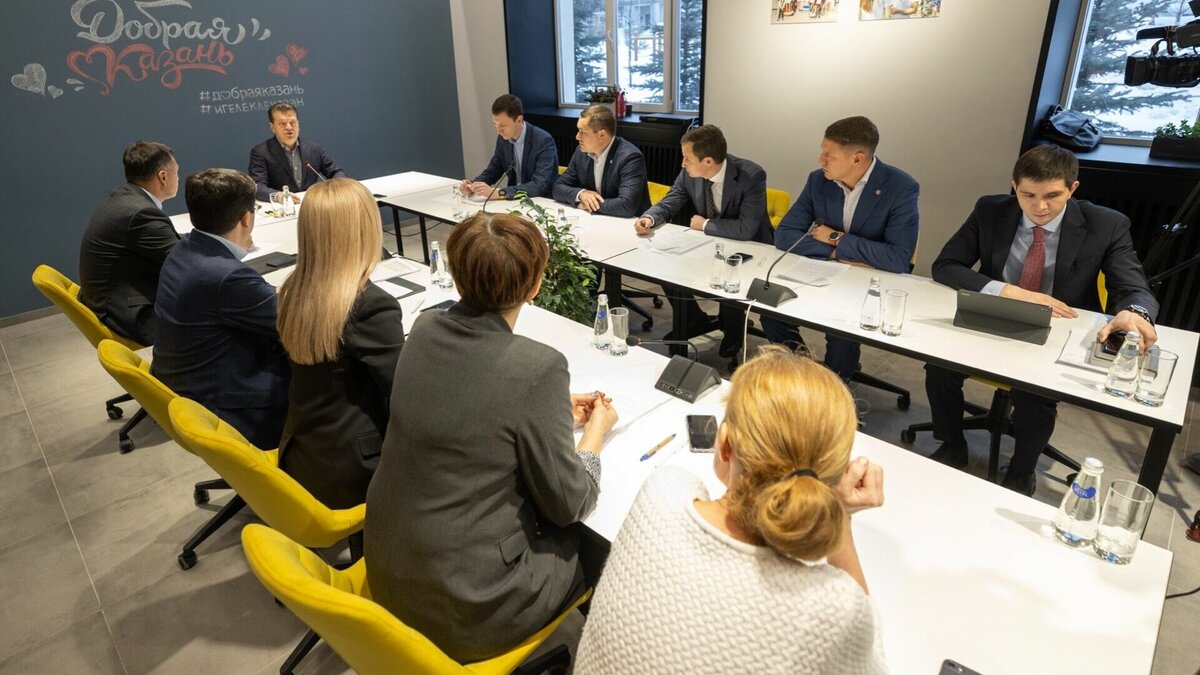     Мэр Казани Ильсур Метшин сегодня провел заседание штаба по поддержке семей мобилизованных. Участники обсудили итоги работы в 2022 году, о которых сообщила пресс-служба городской администрации.