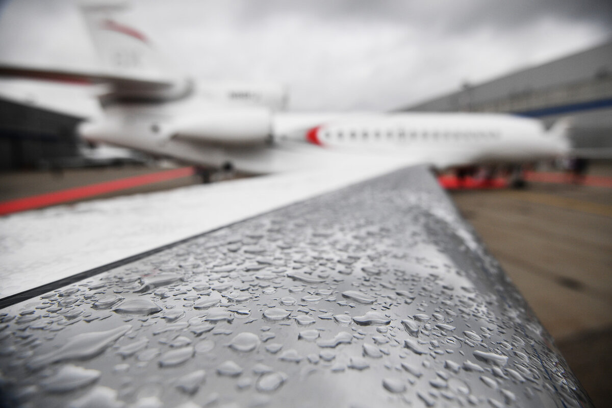 Арбитражный суд Москвы вручил авиакомпании уведомление о судебном производстве.