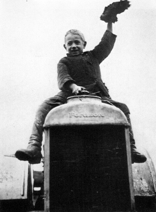 
Первый трактор. СССР, 1927 год.
