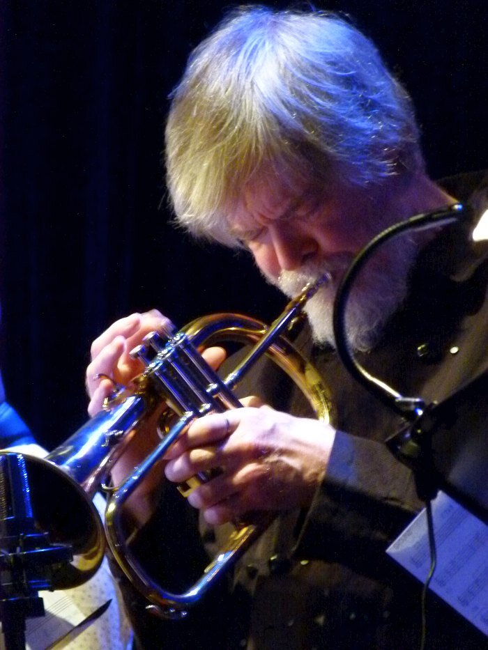 Том Харрелл