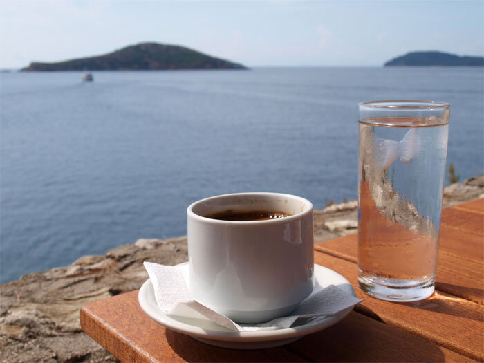 Кофе и вода