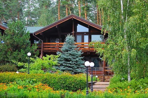 Отдых на базе отдыха - это лучший вариант для отдыха на выходные дни. Если вы все еще не решили, где отдохнуть, воспользуйтесь нашими советами. Чтобы отдых прошел незабываемо, нужно заранее позаботиться о бронировании мест на базе отдыха. 