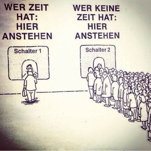 Над левым окошком надпись: "Для тех, у кого есть время". Над правым окошком надпись "Для тех, у кого нет времени."