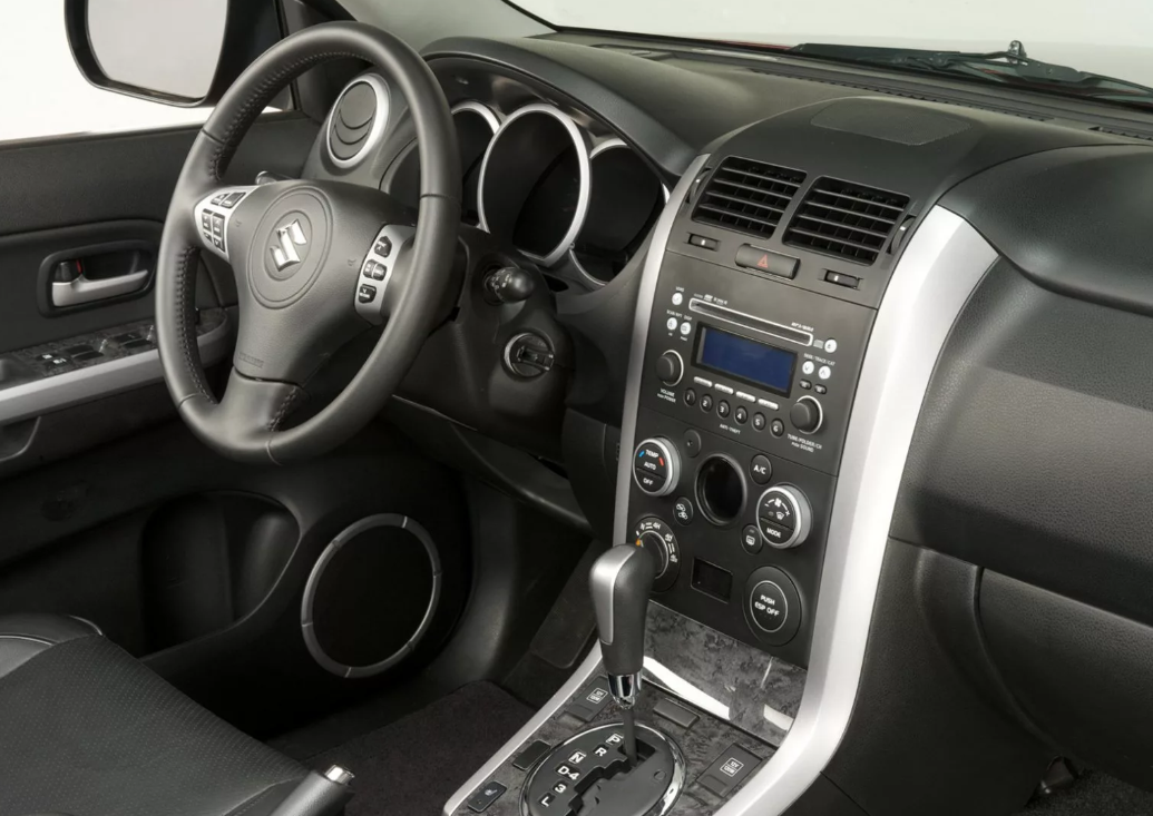 Салон Suzuki Grand Vitara 2008 года 