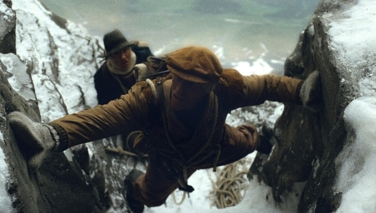 Обморозиться, переломать себе конечности, а в качестве эпилога - еще и свернуть себе шею... Есть ли более романтический вид спорта, нежели этот?  Пожалуй, что нет. 