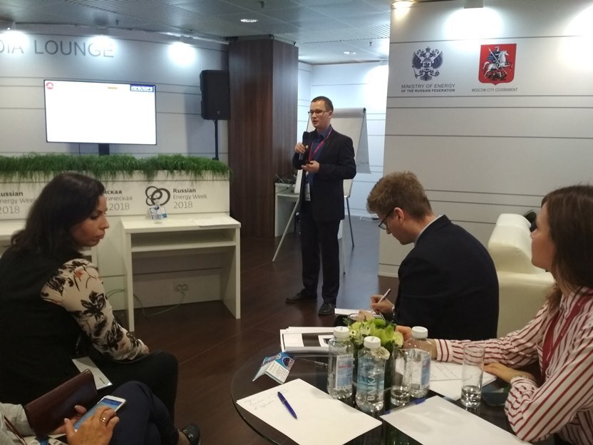 Евгений Анисимов презентует проект Энергоночь