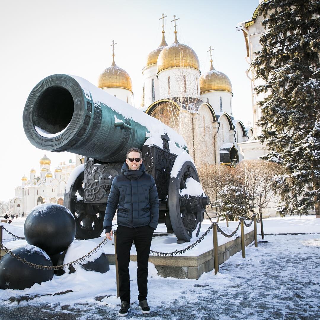 Русское хорошее крутое. Райан Рейнольдс в Москве. Райан Рейнольдс в России. Райан Рейнольдс на красной площади. Рейнольдс Кирилл Алексеевич.