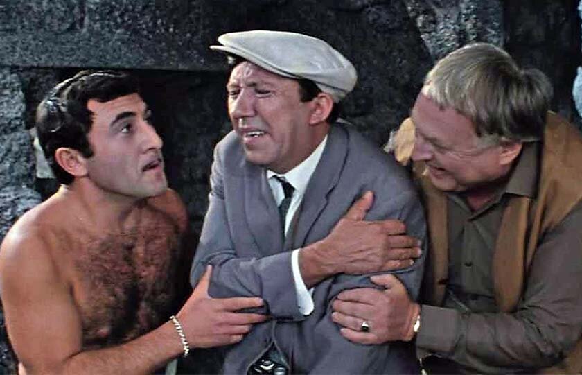 Кадр из фильма «Бриллиантовая рука»