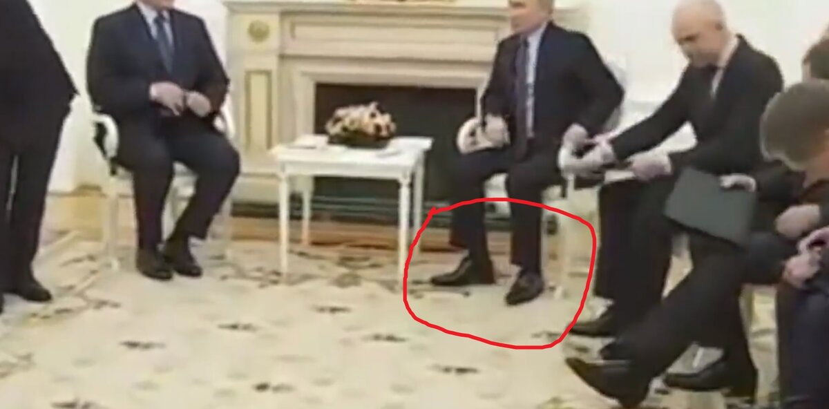 Послы не пришли на встречу с лавровым. Ноги Путина. Странности Путина.